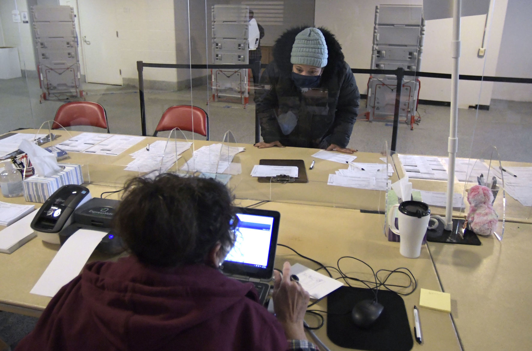 110120-blm-loc-5voting